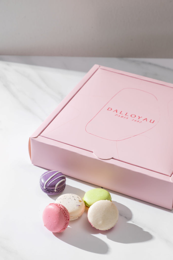 Gift Box of 16 Macarons